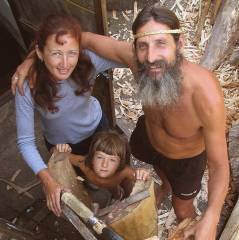 Как живёт семья отшельников в житомирских лесах! ФОТОрепортаж
